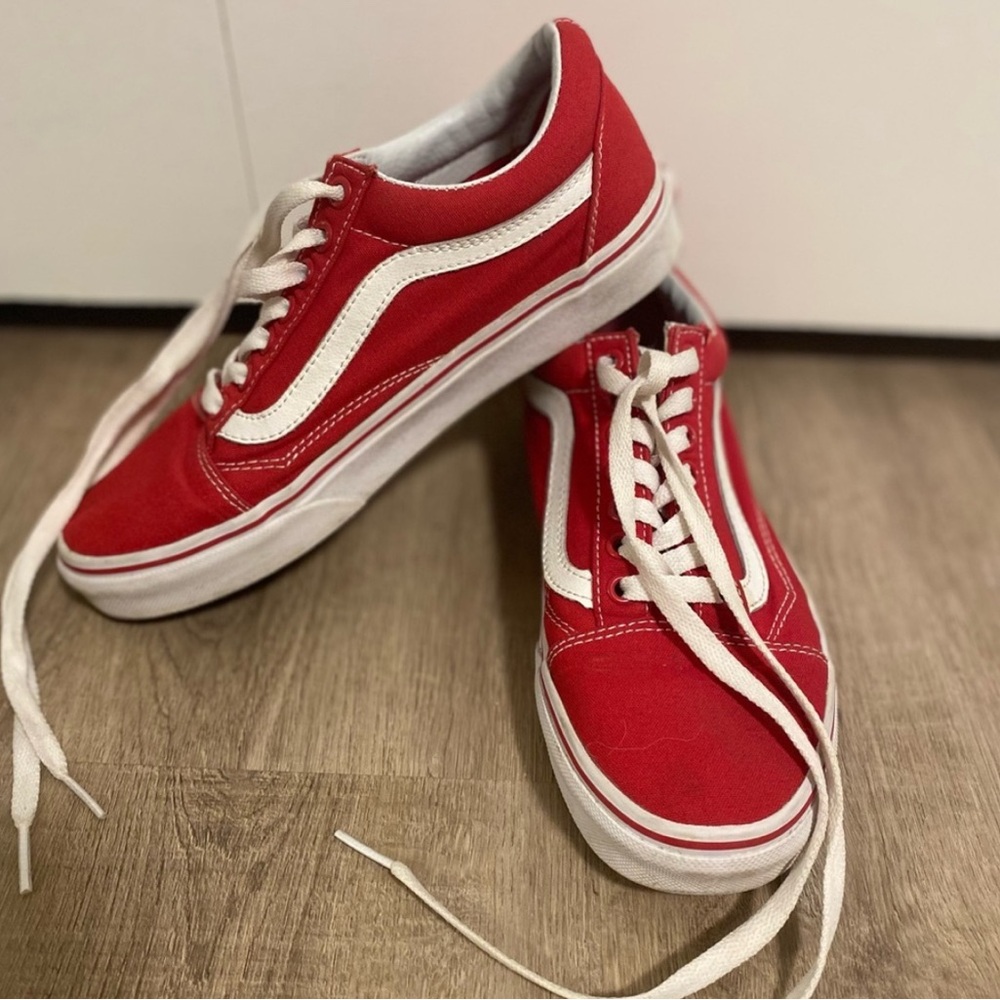 Vans Classic old Skool Red size 6.5 men / 8 women